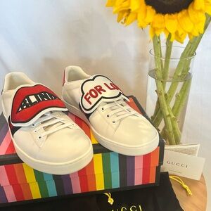 Gucci Brand New Removable blind for love sneaker size 39.